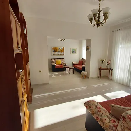 Sleeping Chest Apartamento Tirana